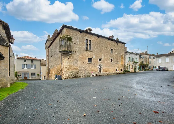 Le Pecheur Nyaraló Varaignes